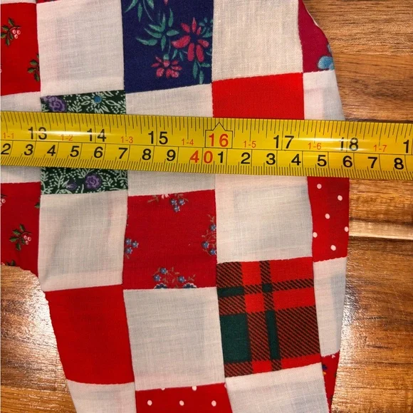 Set of 2 Quilted Patchwork Granny Square Vintage Stockings Christmas Cottage Cor - Picture 5 of 11